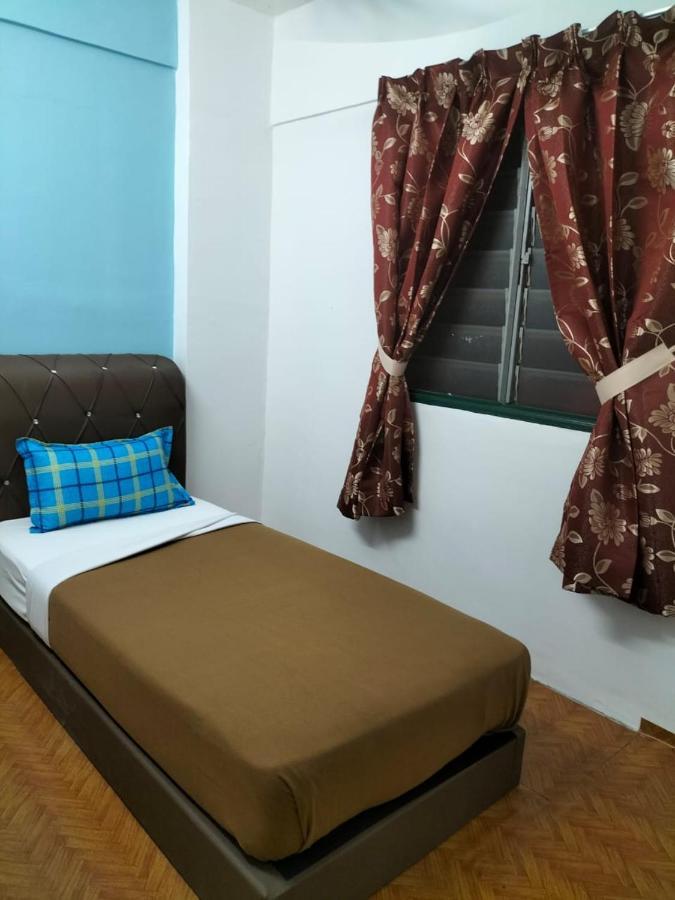Khairul Homestay Pangsapuri Sutera Seberang Jaya Kampong Telok  Exterior photo